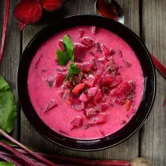 Zupa buraczkowa jak u babci – przepis na smak dzieciństwa