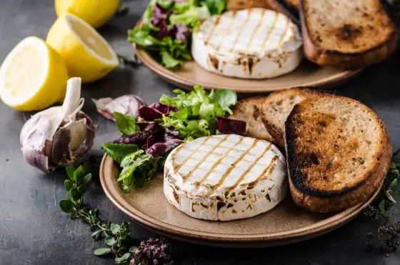 Jaki ser na grilla? TOP 5 serów i proste przepisy